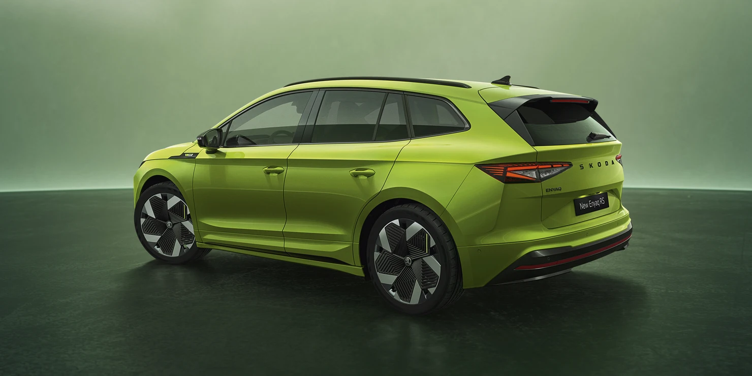 21" RS-exclusive alloy wheels amplify the confident stance and accentuate the dynamic appearance.