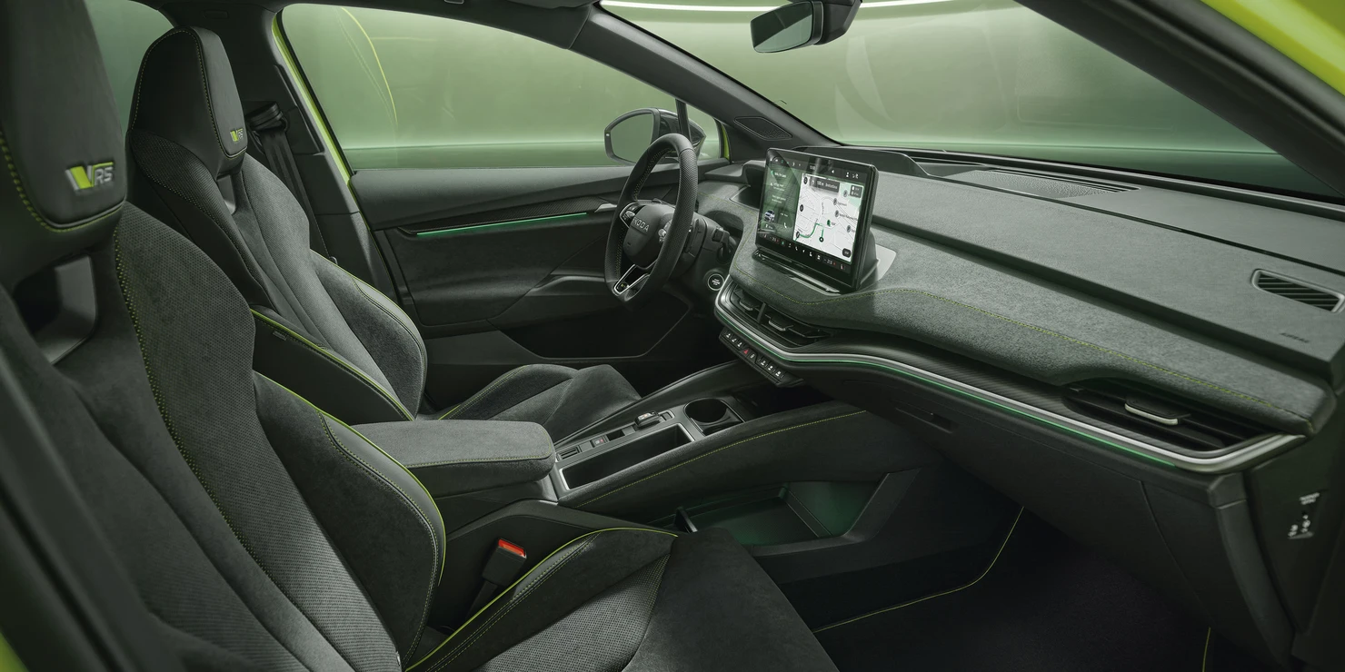 A sporty cabin that puts you at the heart of the action while enveloping you in refined comfort.